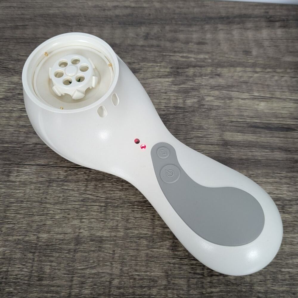 Clarisonic Plus sonic skin cleansing brush with 1 brush head - Picture 3 of 7